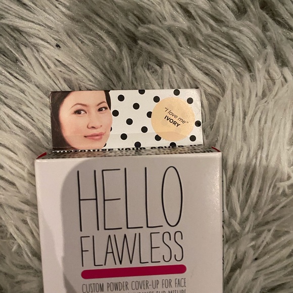 Brand new name brand makeup lot - Picture 8 of 11